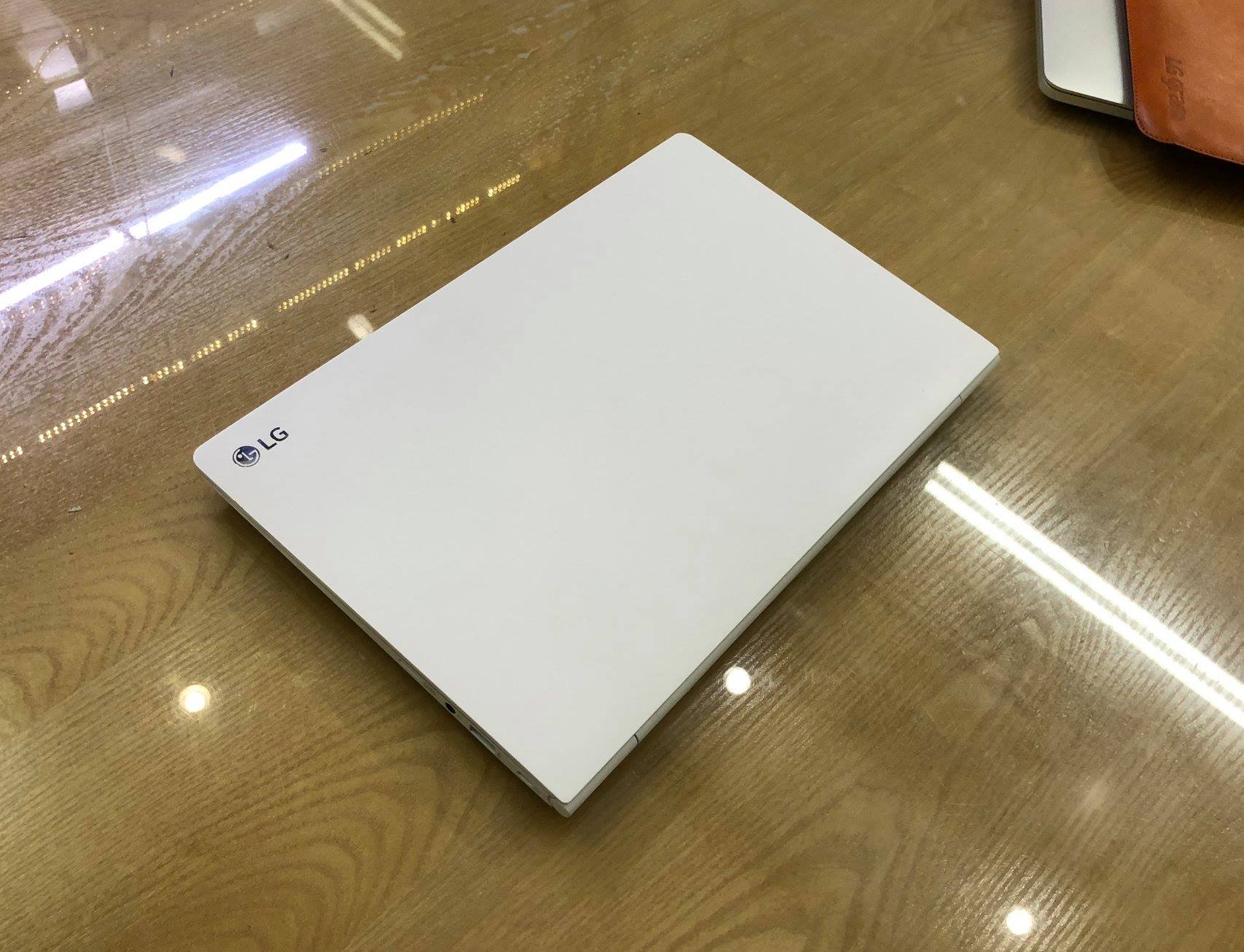 Laptop LG Gram 14ZD970-G.AX52A5-1.jpg
